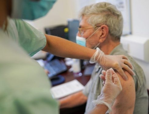 Як можна записатися на вакцинацію проти COVID-19?